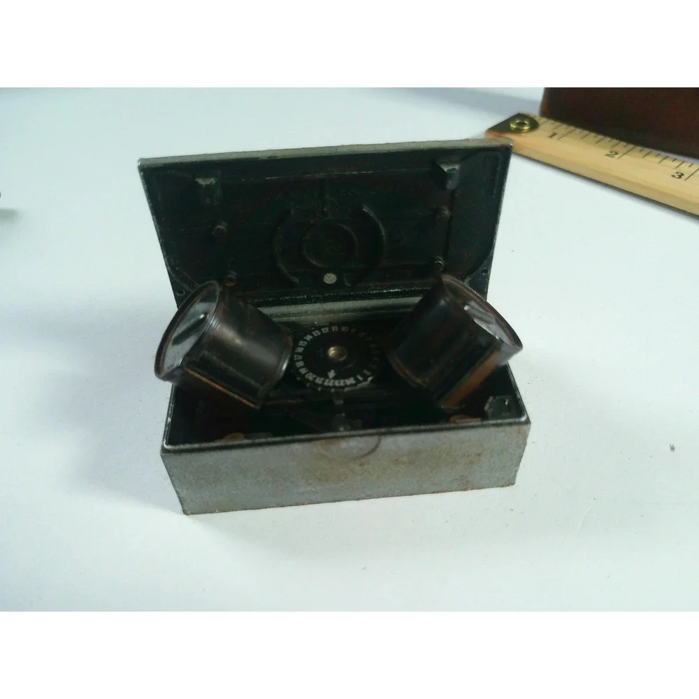 Vtg Whittaker Micro 16 eye level finder spy camera with leather case USA AS IS